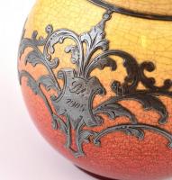 Fém rátétes, repesztett mázas kerámia váza, kis kopásnyomokkal, m: 14 cm