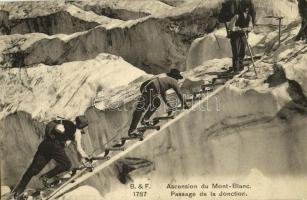 Ascension du Mont Blanc, Passage de la Jonction / winter sport, mountain climbers (EK)