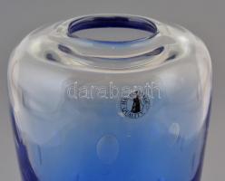 Buborékos, anyagában színezett üveg váza, matricával jelzett, kis kopásnyomokkal, m: 20 cm