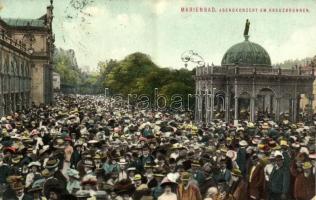 1910 Mariánské Lázne, Marienbad; Abendkonzert am Kreuzbrunnen / spa, music concert, crowd (EK)