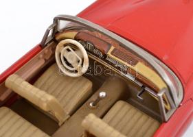 cca 1970 Mercedes 250 SE felhúzhatós játékautó, jelzett (Schuco Girato 4000), fém-műanyag, több funk...