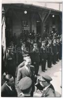 1939 Kassa, Kosice; látogatás a vasútállomáson, vasutasok / railwaymen at the railway station, ceremonial visit. photo