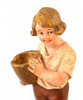 Lány kosárral, gipsz szobor, sérülésekkel, m: 35 cm