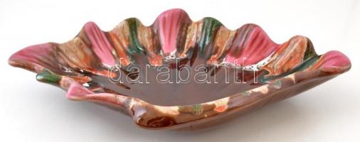 Vallauris francia kínálótál, kézzel festett mázas fajansz, jelzett, apró kopás nyomokkal, 42×30 cm