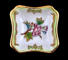 Herendi Viktória mintás porcelán mini tálka, kézzel festett, jelzett, kis kopásnyomokkal, 5×5 cm