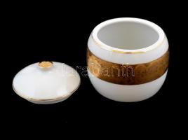 Hollóházi porcelán kis bonbonier, kézzel festett, jelzett, kis kopásnyomokkal, m: 7 cm, d: 6 cm