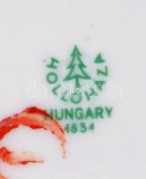 Hollóházi porcelán kis bonbonier, kézzel festett, jelzett, kis kopásnyomokkal, m: 7 cm, d: 6 cm