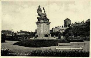 Dunaföldvár, Park, Csonka-torony, első világháborús hősi emlékmű. Kiadja Somló Manó