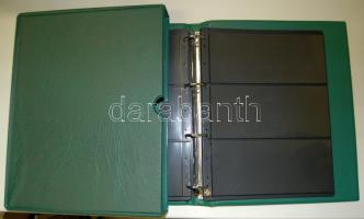 Leuchtturm gyűrűs berakó, 25db 3-as osztású berakólappal, összesen 150 férőhellyel! Tokkal, zöld színben, újszerű állapotban!