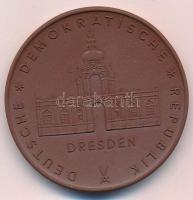 NDK 1973. Dresden kerámia plakett eredeti dísztokban tanúsítvánnyal (48mm) T:1 GDR 1973. Dresden ceramic plaque in original case with certificate (48mm) C:UNC