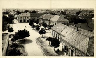 1933 Celldömölk, látkép, Gyógyszertár, Hangya Szövetkezet, Kellen Sándor, Molnár, Róth Mór üzlete. Kiadja Szagán János (EK)