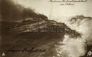 1916 Modernes Hochseetorpedoboot im Orkan. K.u.K: Kriegsmarine / Osztrák-magyar modern torpedónaszád viharban / Austro-Hungarian torpedo boat in storm