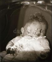 cca 1929 Kinszki Imre (1901-1945) budapesti fotóművész hagyatékából, vintage negatív (dupla expozícióval készült fotómontázs Kinszki Gáborkáról), 8,5x6 cm