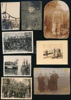 cca 1945 előtti katonai fotók, különféle helyszíneken és változó időpontokban készült 21 db vintage fénykép, 8x5,5 cm és 12,4x8,6 cm között