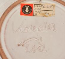 Retró iparművész tálak, kopottak, kettő jelzett, festett mázas kerámiák, d:18-23 cm