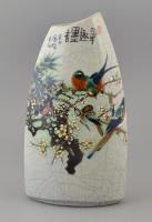 Jelzett kínai váza, kézzel festett, apró kopásnyomokkal, m: 36 cm