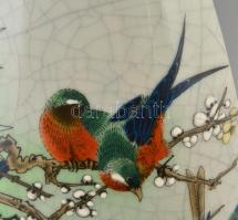 Jelzett kínai váza, kézzel festett, apró kopásnyomokkal, m: 36 cm