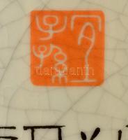 Jelzett kínai váza, kézzel festett, apró kopásnyomokkal, m: 36 cm