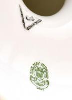 Zsolnay Pompadour mintás porcelán háromkarú gyertyatartó, matricás, jelzett (3. osztályú), apró kopá...