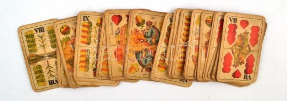 Mini magyar kártya, egy lap sarka hiányzik, kopottas állapotban