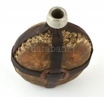 Régi katonai kulacs, nyakán arab felirat, 22×15 cm