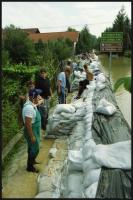 2002 Augusztusi kismarosi árvízről készült negatívok, 3 szalagon összesen 18 fotó, 2,4x3,5 cm