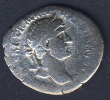 Római Császárság Traianus 98-117. Denár Ag T:4+