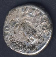 Római Császárság Hadrianus 117-138. Denár Ag T:3-/4+