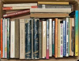 32 db vegyes magyar és külföldi regény