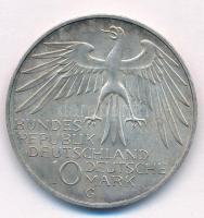 NSZK 1972J 10M Ag "Müncheni Olimpia - Stadion" T:2 
FRG 1972J 10 Mark Ag "Munich Oly...