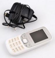 Samsung GT-E2200 mobiltelefon töltővel, működik, szép állapotban, 10,5×4,5 cm