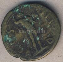 Római Császárság Traianus 98-117. Bronzpénz T:4+