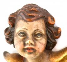 Barokk stílusú angyalfej, festett faragott fa, falra akasztható. 7×7 cm