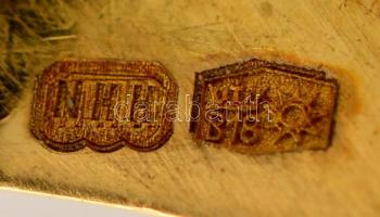 IWC Schaffhausen mechanikus férfi karóra. 18K arany tok és 14K arany óralánc. Jelzett. Az óra hátlap...