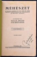 Valló Árpád: Méhészet. Bp.,1942, "Pátria", 80 p. Második kiadás. Kiadói papírkötés, a geri...