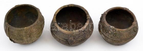 Afrikai, kézzel készített bronz edények 3 db m: kb 5 cm