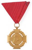 1908. Katonai Jubileumi Kereszt aranyozott Br kitüntetés mellszalaggal T:2- NMK 269.