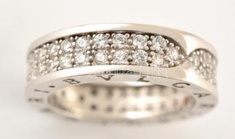 Ezüst(Ag) apró kövekkel kirakott gyűrű, Bulgari jelzéssel, méret: 58, bruttó: 7,6 g