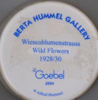 Goebel porcelán dísz pohár. Jelzett, saját dobozában, leírással 8 cm