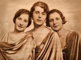 cca 1910-1970 Vegyes fotó tétel, 25 db nagyméretű fotó, fotó, fotó kartonon, változó állapotban, 19x...