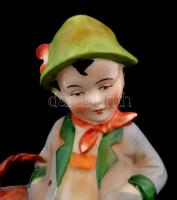 Heinz kisfiú kakasokkal, kézzel festett, jelzett, hibátlan, m:18,5 cm
