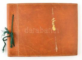 cca 1960 Ajkai bányát bemutató 13 db fotót tartalmazó füzet, leírásokkal műbőr mappában