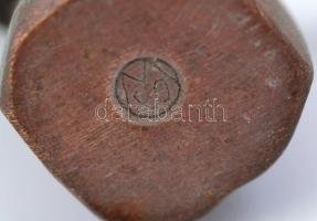 Olvasó kutya, bronz figura, jelzett, m: 4,5 cm