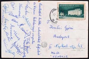 cca 1960 Vasas labdarúgók aláírása képeslapon Szófiából