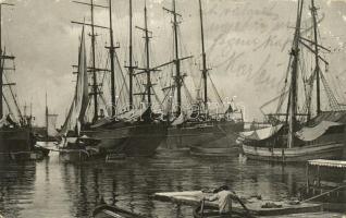 8 db régi hajó motívumlap, közte néhány hadihajó / 8 pre-1945 ship motive cards, including a few bat...