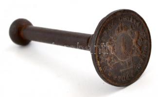 1818 A Békéscsabai Szűcs Céh címeres pecsétje. "A B. Csabai H. B. Szüts Czeh Petsitye" fel...