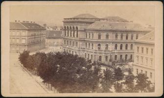 cca 1890-1900 Sopron, Széchenyi tér a kaszinó épületével, keményhátú fotó, Sopron Tiefbrunner Sándor műterméből, 6x10 cm