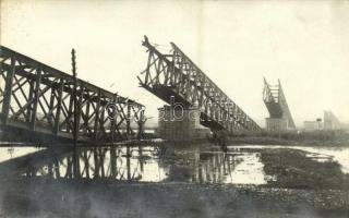 Zimony, Semlin, Zemun; Felrobbantott Száva híd / WWI destroyed bridge. photo