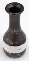 Gorka Lívia (1925-2011): Fekete-fehér váza. Festett mázas kerámia, jelzett, ragasztott, m:27,5 cm