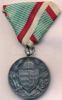 ~1918. Pro deo et patria 1914-1918 ezüstözött, jelzett Br első világháborús emlékérem füllel, szalaggal (37mm) T:2 szennyeződés